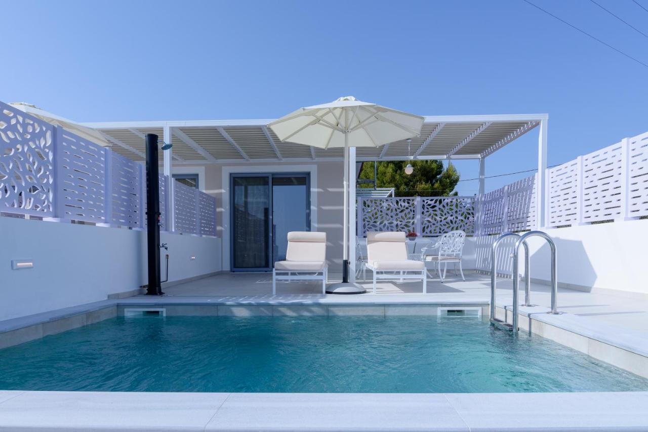 ליקסורי Dionisos Suites מראה חיצוני תמונה