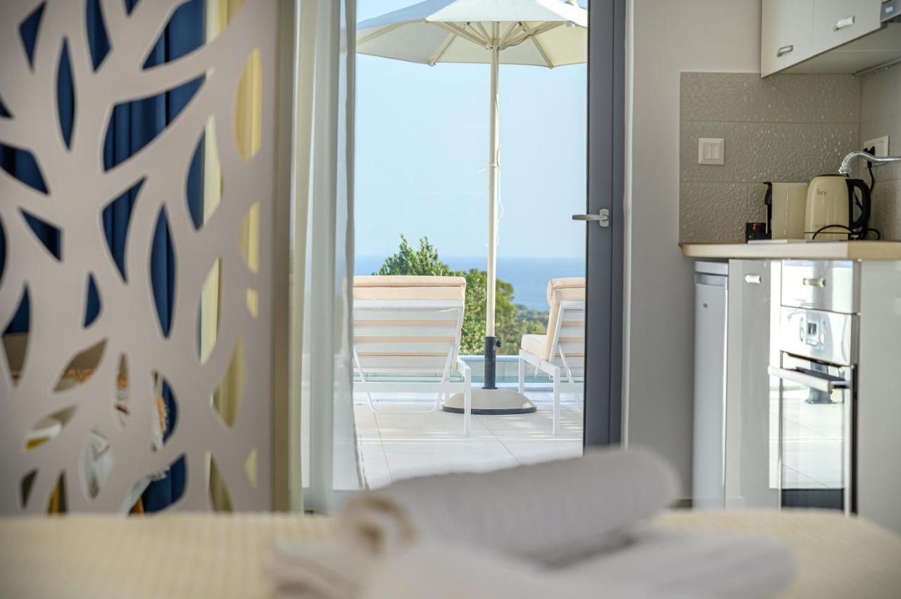 ליקסורי Dionisos Suites מראה חיצוני תמונה